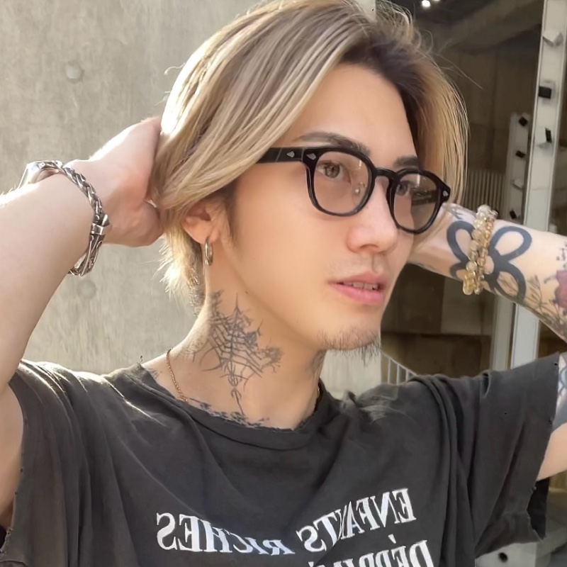 スタッフ